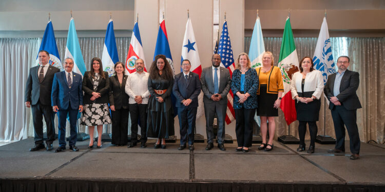 Centroamérica, México, y la comunidad internacional comprometidos en encontrar soluciones conjuntas al desplazamiento forzado