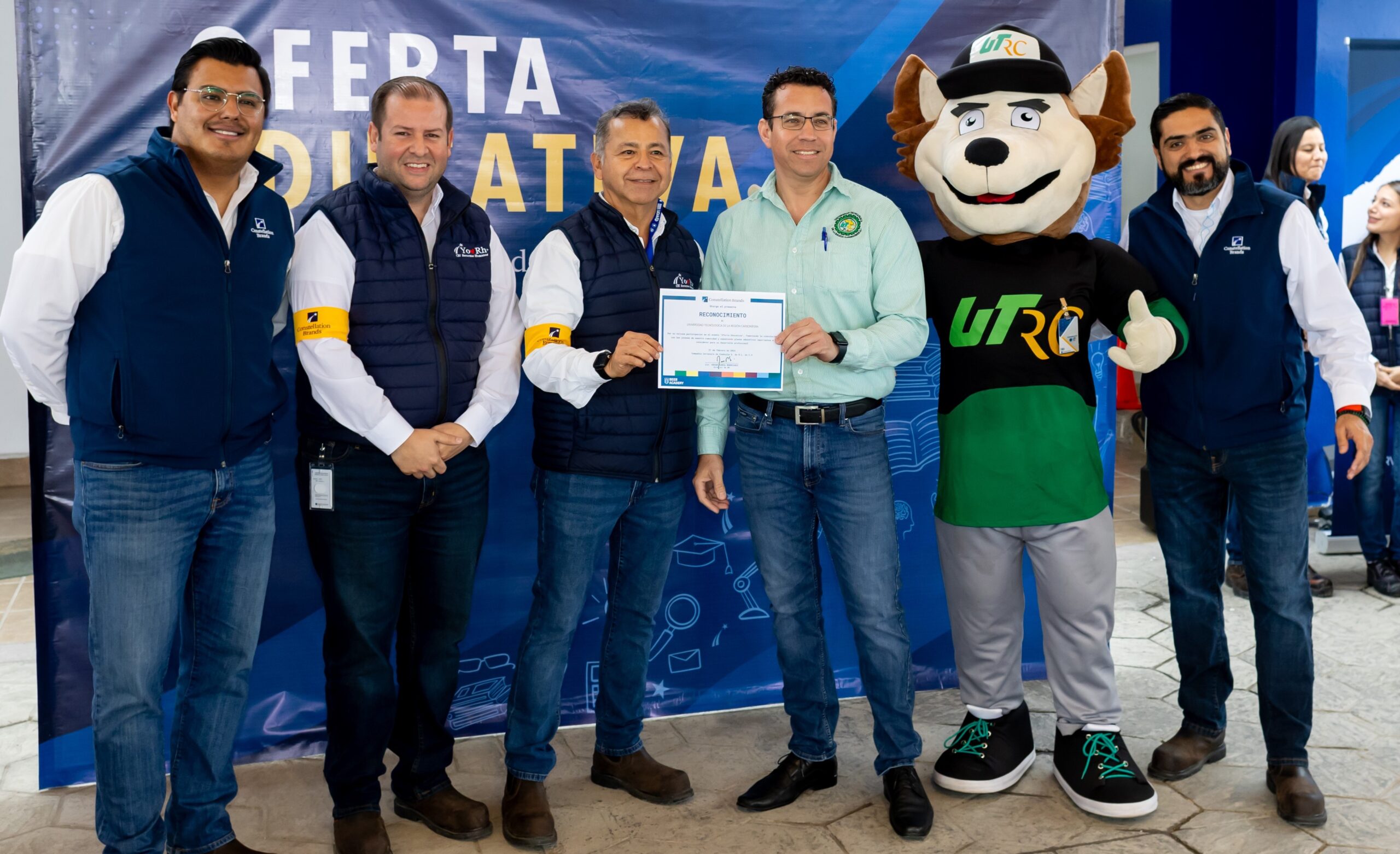 Acerca Constellation Brands oferta educativa profesional a estudiantes de bachillerato de 5 Manantiales y Región Carbonífera