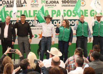 Llega Manolo con pavimento y agua a la Carbonífera