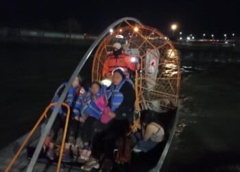 Grupo Beta del INM en Piedras Negras, Coahuila, rescata del Río Bravo a once migrantes centroamericanos