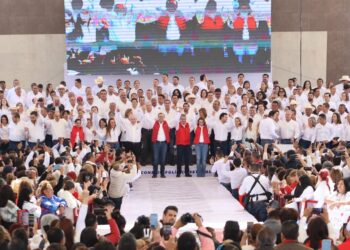 Vamos con todo a ganar por el bien de Coahuila: Manolo.