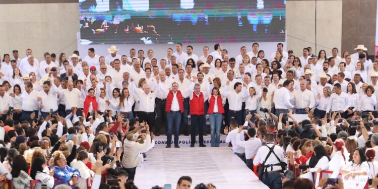 Vamos con todo a ganar por el bien de Coahuila: Manolo.