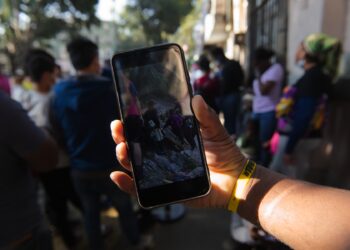 Migrantes Usan TikTok para Cruzar Frontera de Estados Unidos