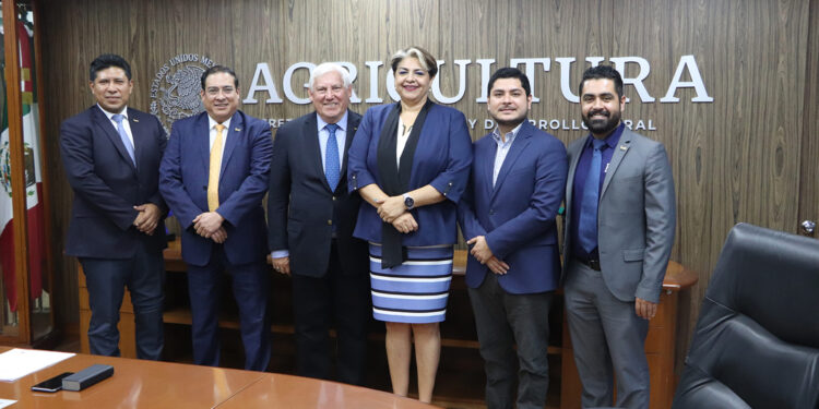 Actualizarán Agricultura y veterinarios zootecnistas a especialistas de este gremio contra plagas y enfermedades
