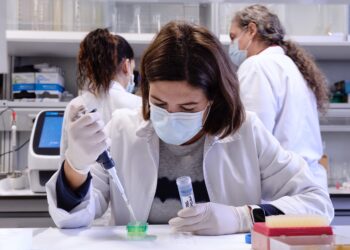 Las mujeres han ganado terreno, pero siguen siendo una minoría en varios rubros: Cisneros