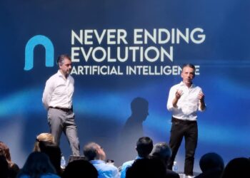 Expertos de KIO recomiendan a CEOs una adopción tecnológica integral