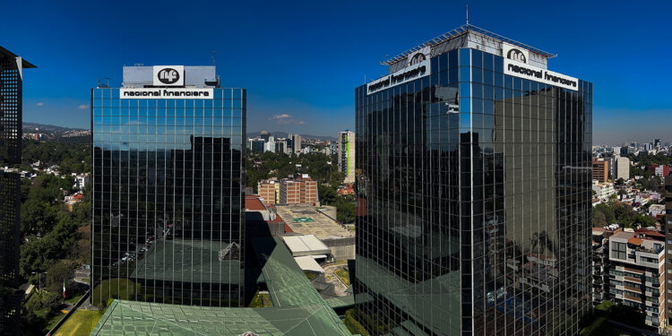 INCORPORA MOODY´S DESEMPEÑO DE NAFIN Y BANCOMEXT EN MEJORA DE PERSPECTIVA DEL SISTEMA BANCARIO MEXICANO