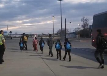 Retorno humanitario a Guatemala de 100 niñas, niños y adolescentes