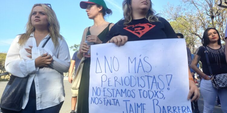 Exigen comunicadores de Jalisco localización con vida del periodista Jaime Barrera