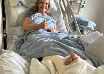 De buen ánimo reaparece en redes sociales alcaldesa de Piedras Negras desde un hospital