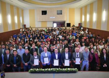 IMPARTEN CONFERENCIA SOBRE CUIDADO DEL AGUA