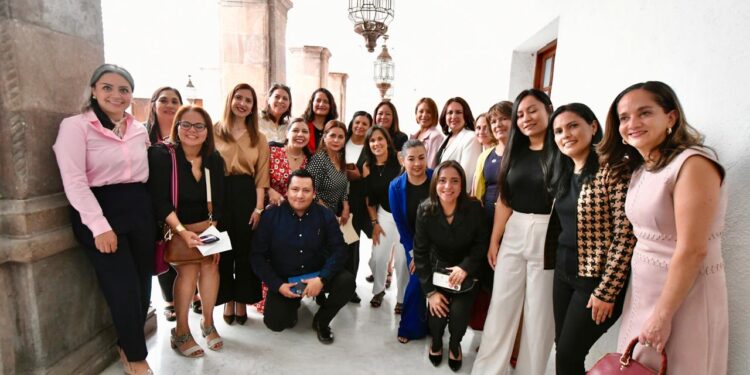 FIRMAN COLABORACIÓN SECRETARÍA DE LAS MUJERES Y LA COMISIÓN DE LOS DERECHOS HUMANOS DE COAHUILA