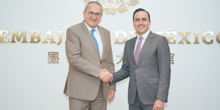 PRODUCTIVO INICIO DE GIRA ECONÓMICA POR ASIA: MANOLO