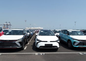 Saturan puerto de Lázaro Cárdenas, Michoacán, llegada de nuevos autos chinos