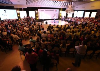 Concluye Manolo con éxito los encuentros de participación ciudadana