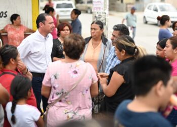 Conocen necesidades de habitantes de la colonia El Periodista