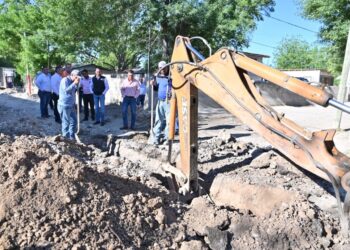 Supervisan trabajos para el desfogue natural del agua en la colonia Aeropuerto