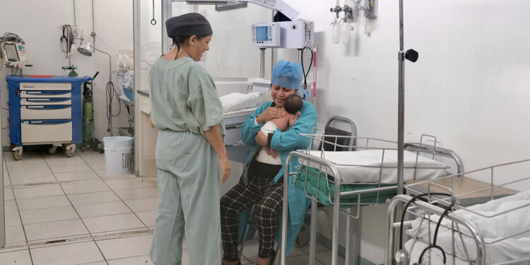 Avanza modelo AMIIMSS en atención del nacimiento   y fortalecimiento de lactancia materna