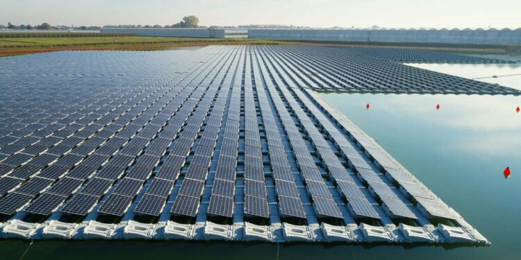 Construirá CFE una Central Solar Flotante de 120 MW