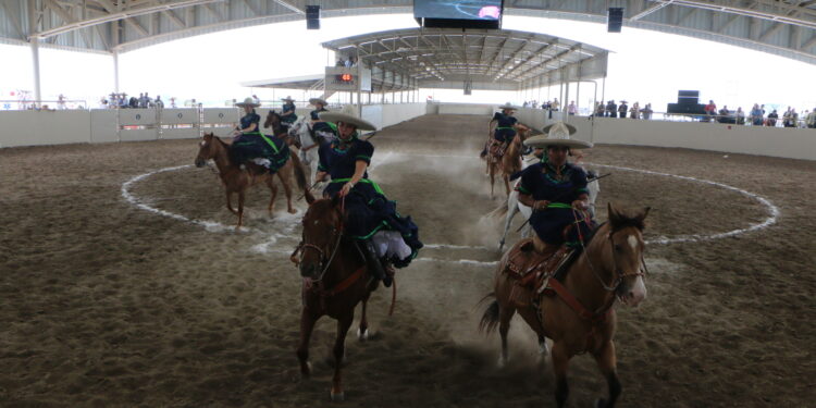 Congreso Charro todo un éxito; atrae turismo nacional e internacional