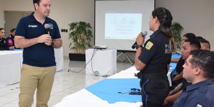 CAPACITA POLICÍA ESTATAL A AGRUPAMIENTOS DE ATENCIÓN A VIOLENCIA FAMILIAR