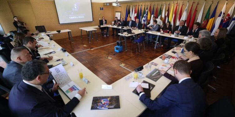 Se reúne gobernador Manolo Jiménez Salinas con Embajadores y empresarios de la Unión Europea en México