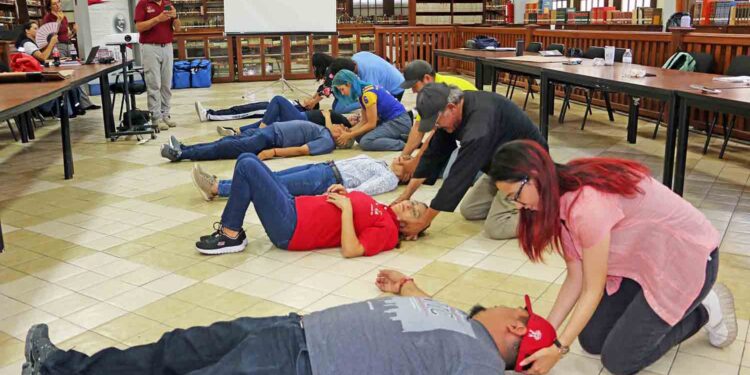 Capacitan a Personal de la UAdeC en Atención de Urgencias Médicas