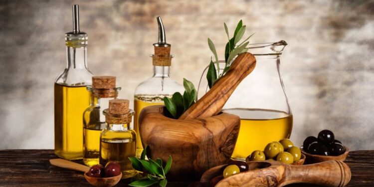 Aceites de olivo tanto en aerosol como líquidos son dañinos al cocinar: Nutrióloga