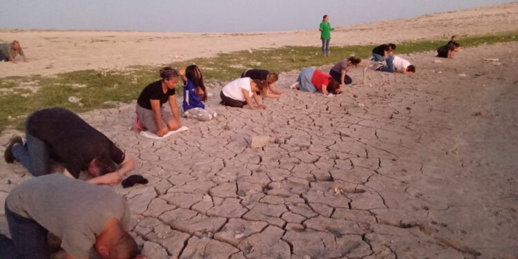 Ante la falta de lluvia hacen oración en la presa Amistad