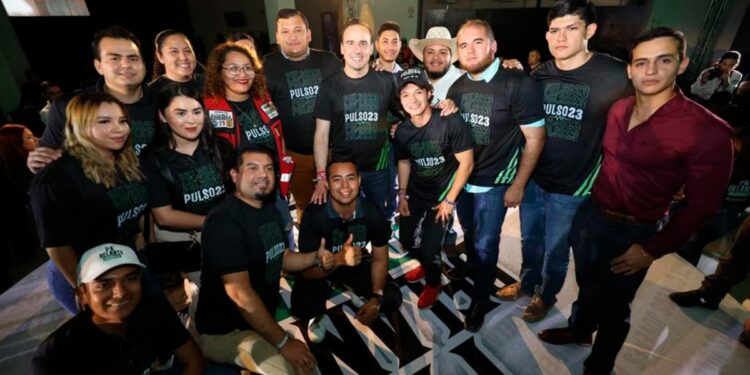 Entregará Manolo Jiménez incentivos económicos a 200 jóvenes destacados en Acuña