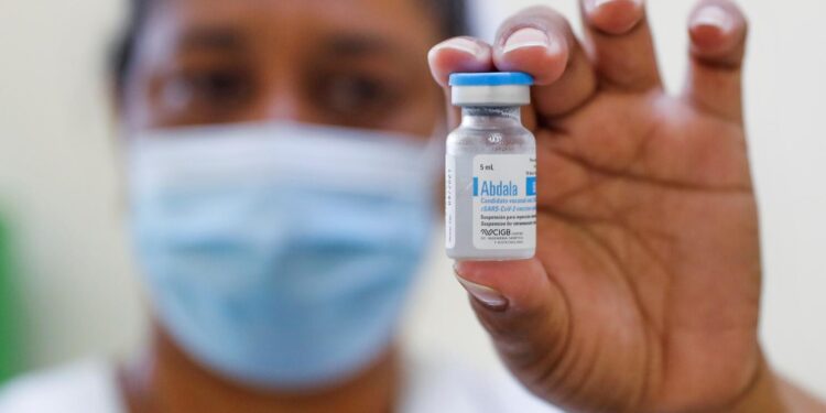 Llaman a completar el esquema de vacunación anti Covid