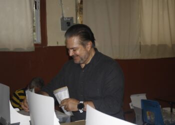 Los equilibrios democráticos son necesarios en México: Lenin