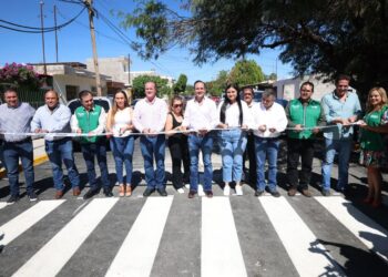 VAMOS A PASOS DE GIGANTE MEJORANDO LOS BARRIOS Y COLONIAS DE COAHUILA: MANOLO