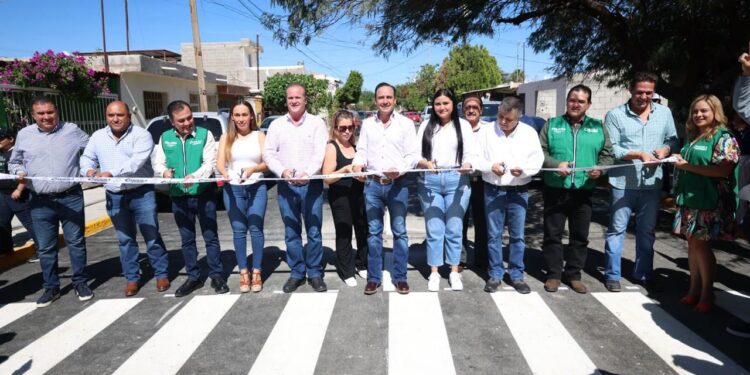 VAMOS A PASOS DE GIGANTE MEJORANDO LOS BARRIOS Y COLONIAS DE COAHUILA: MANOLO