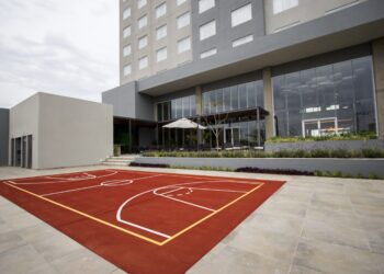 Posadas da la bienvenida a Fiesta Inn Suites Silao Aeropuerto.   Productividad y descanso para los viajeros.