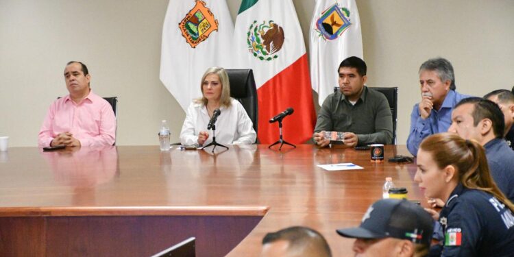 PIDE PROTECCIÓN CIVIL MUNICIPAL A LA POBLACIÓN  MANTENERSE INFORMADA SOBRE EL CLIMA