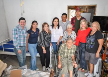 ALCALDESA PENDIENTE DE PERSONAS CON NECESIDADES ESPECIALES QUE PERMANECEN EN CAMA