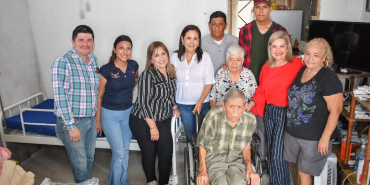 ALCALDESA PENDIENTE DE PERSONAS CON NECESIDADES ESPECIALES QUE PERMANECEN EN CAMA