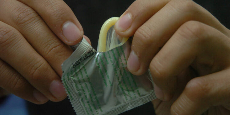 Insólito: Mucha gente sexualmente activa no sabe cómo se usa el condón