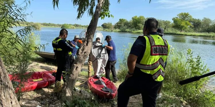 Rescatan 3 cuerpos del rio Bravo entre ellos el de un menor de edad