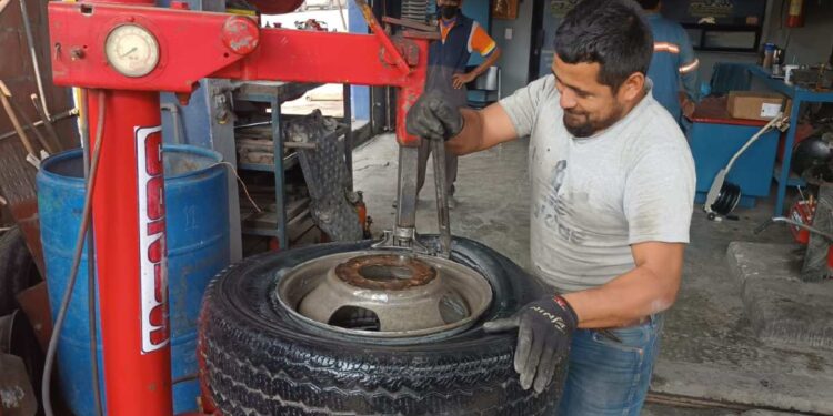 Ultimo llamado a dueños de vulcanizadoras para que se apeguen a la norma ambiental