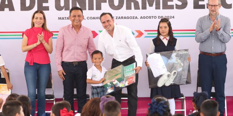 INICIAMOS LA ENTREGA DE UNIFORMES EN TODAS LAS ESCUELAS RURALES DE COAHUILA: MANOLO