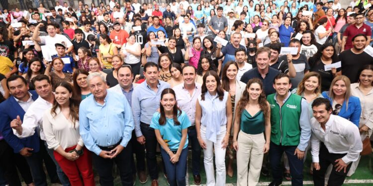 CON LOS JÓVENES, EN COAHUILA VAMOS PA´DELANTE: MANOLO