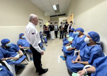 Ofrece DIF estatal cirugías gratuitas de cataratas