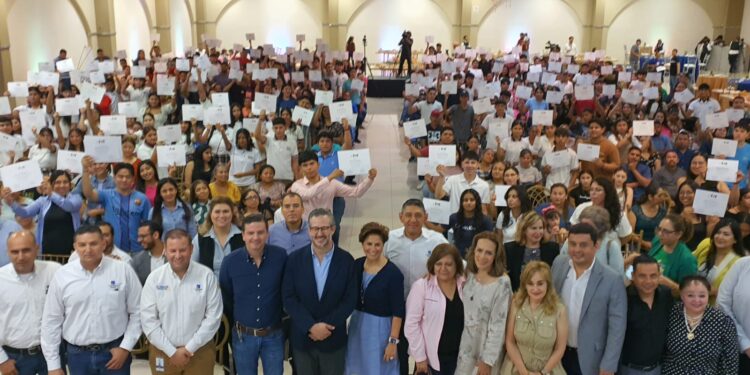 Constellation Brands entrega reconocimiento de su programa de excelencia El Valor de Educar a 500 estudiantes de Coahuila