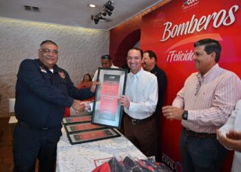 Celebran en Acuña en Dia del Bombero