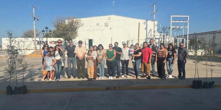 Inicia jornada de siembra y plantación de árboles en ParkOhio Assembly Components Group.
