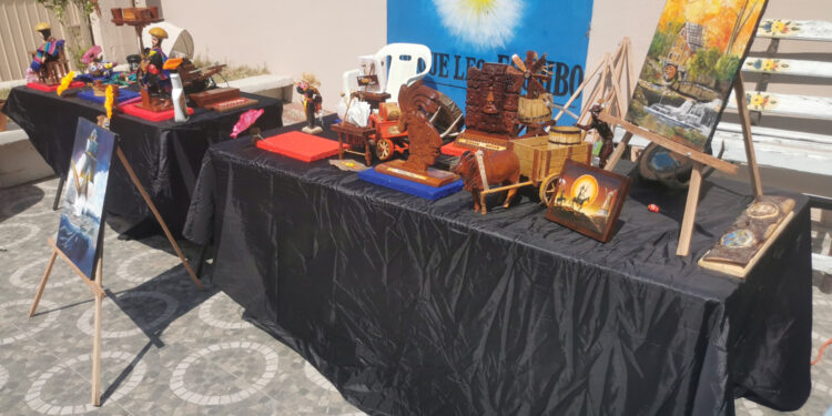 Proponen pintores y artesanos locales un Bazar en donde expongan y vendan sus piezas