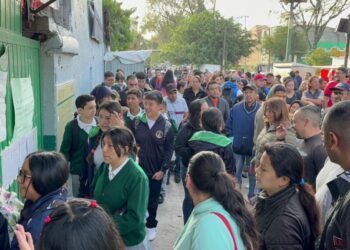 Como bolsas de payaso: vacías