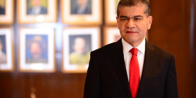 MIGUEL RIQUELME SOLIS SE HOSPITALIZA PARA  REVISION MEDICA  GENERAL